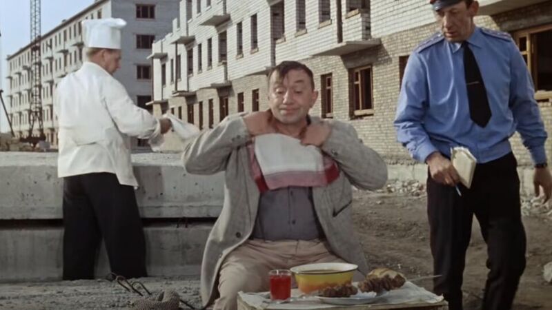 Не, ну вы слышали: Почём тут пожить они уже знают, теперь они меня спрашивают почём тут "отсидеть". Или просто: "...а компот?". Отрывки из ответов на разные вопросы в Германии